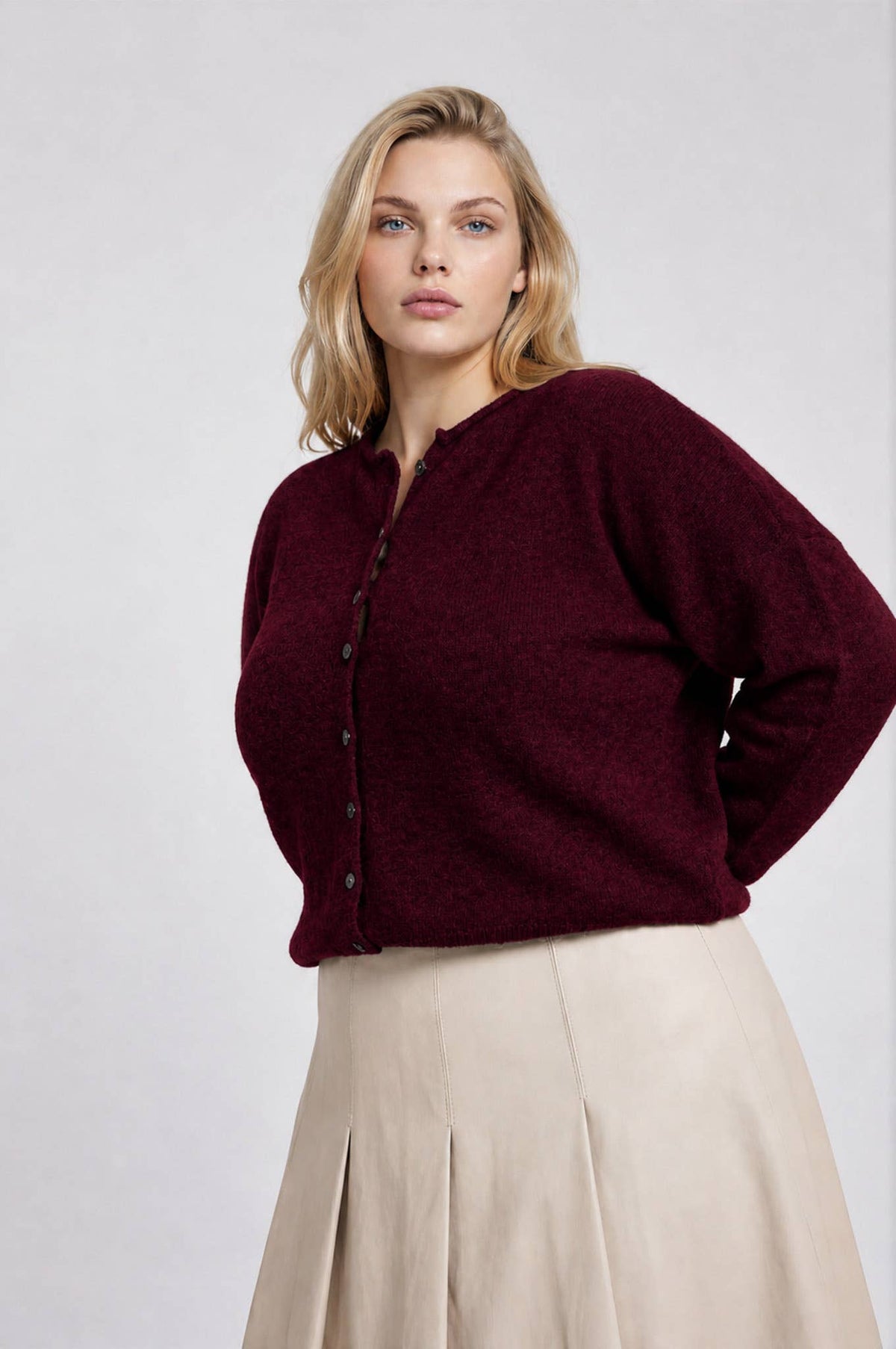 PLUS LIGHTWEIGHT BUTTON DOWN KNIT CARDIGAN : BURGUNDY