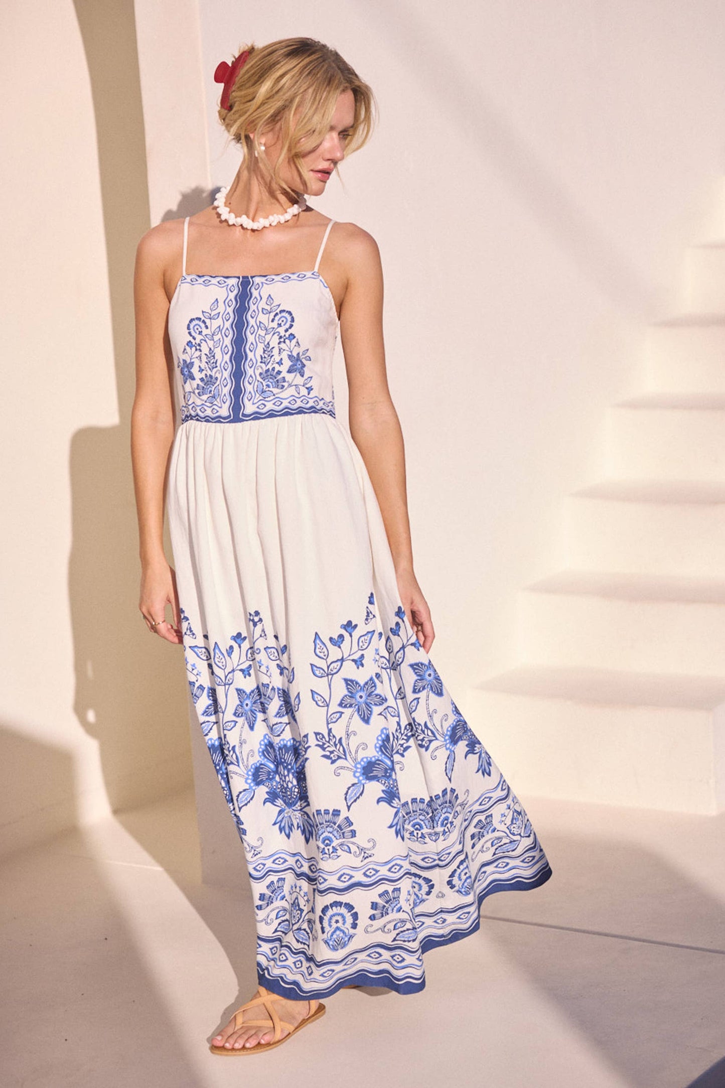 Border Print Maxi Dress: White-Blue