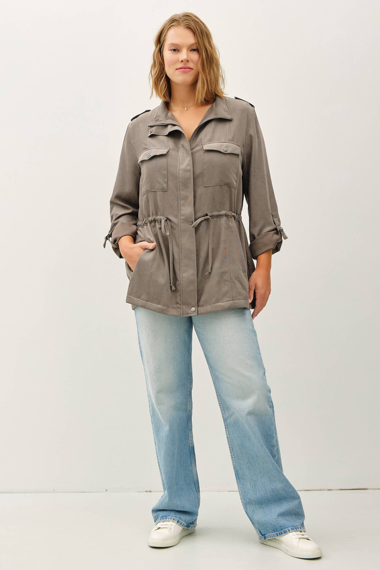 PLUS SIZE CINCHED WAIST CARGO UTILITY JACKET: Natural / Plus Size