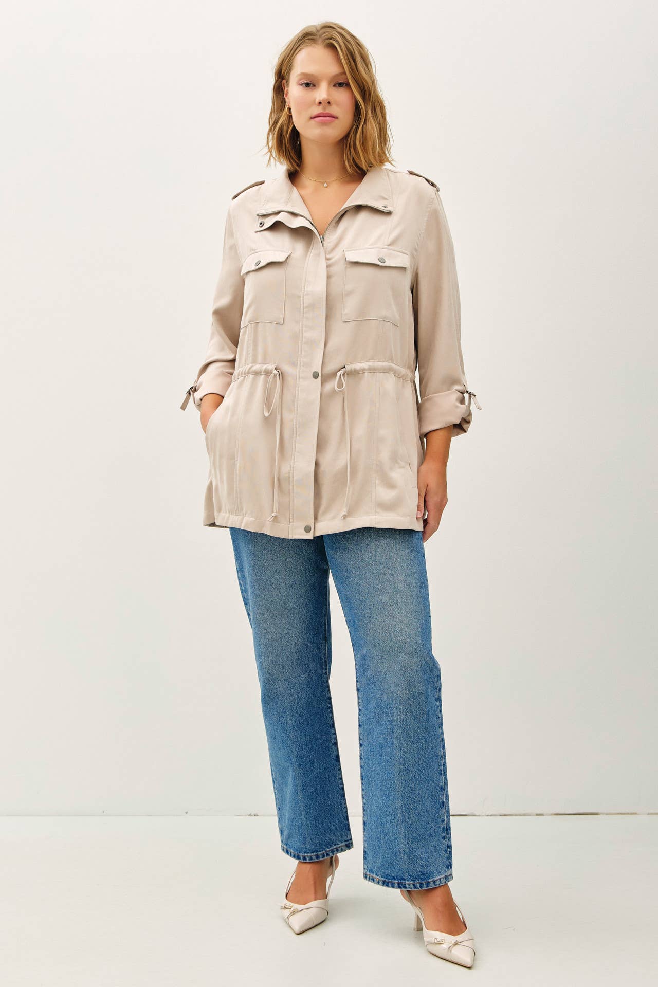 PLUS SIZE CINCHED WAIST CARGO UTILITY JACKET: Natural / Plus Size
