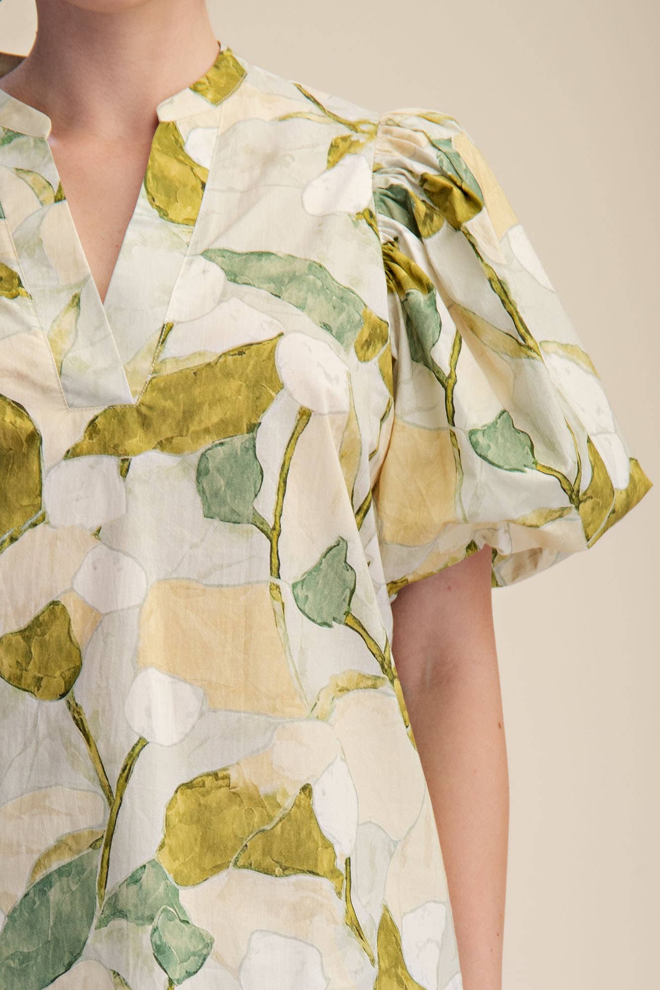 V-Neck Puff-Sleeve Top: Green