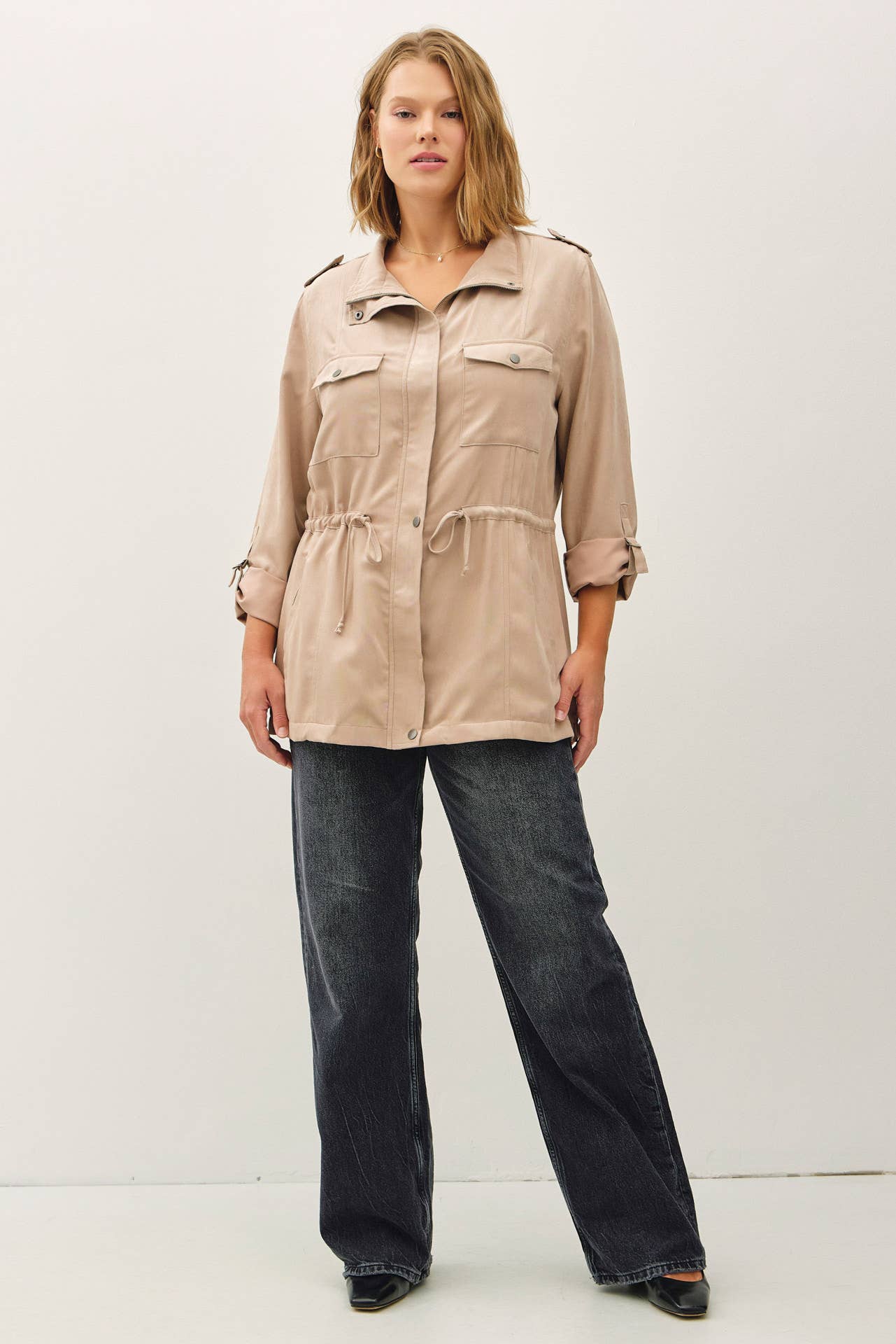 PLUS SIZE CINCHED WAIST CARGO UTILITY JACKET: Natural / Plus Size