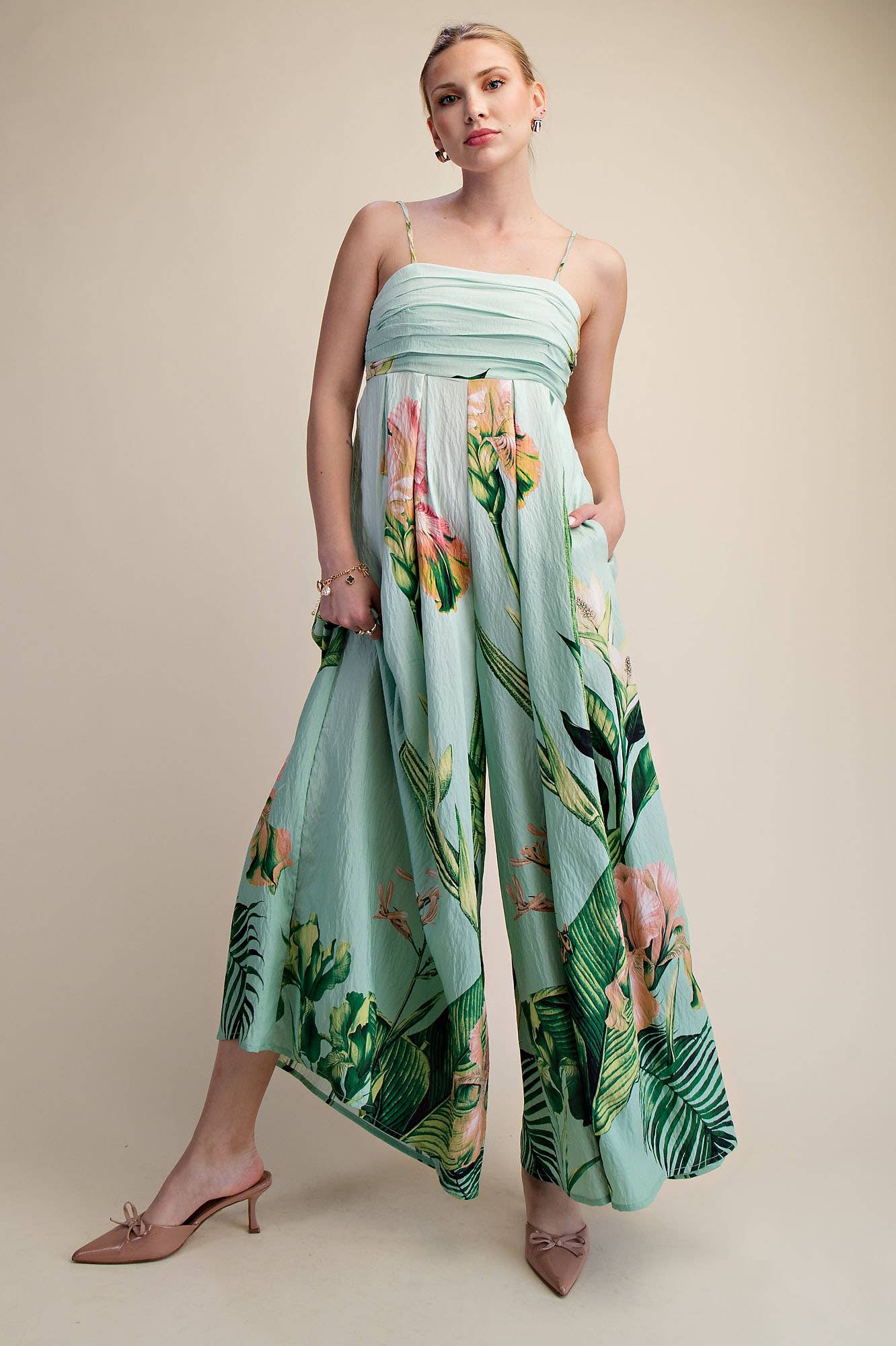 Sleeveless Pleated Detail Wide-Leg Floral Jumpsuit: Mint/Green