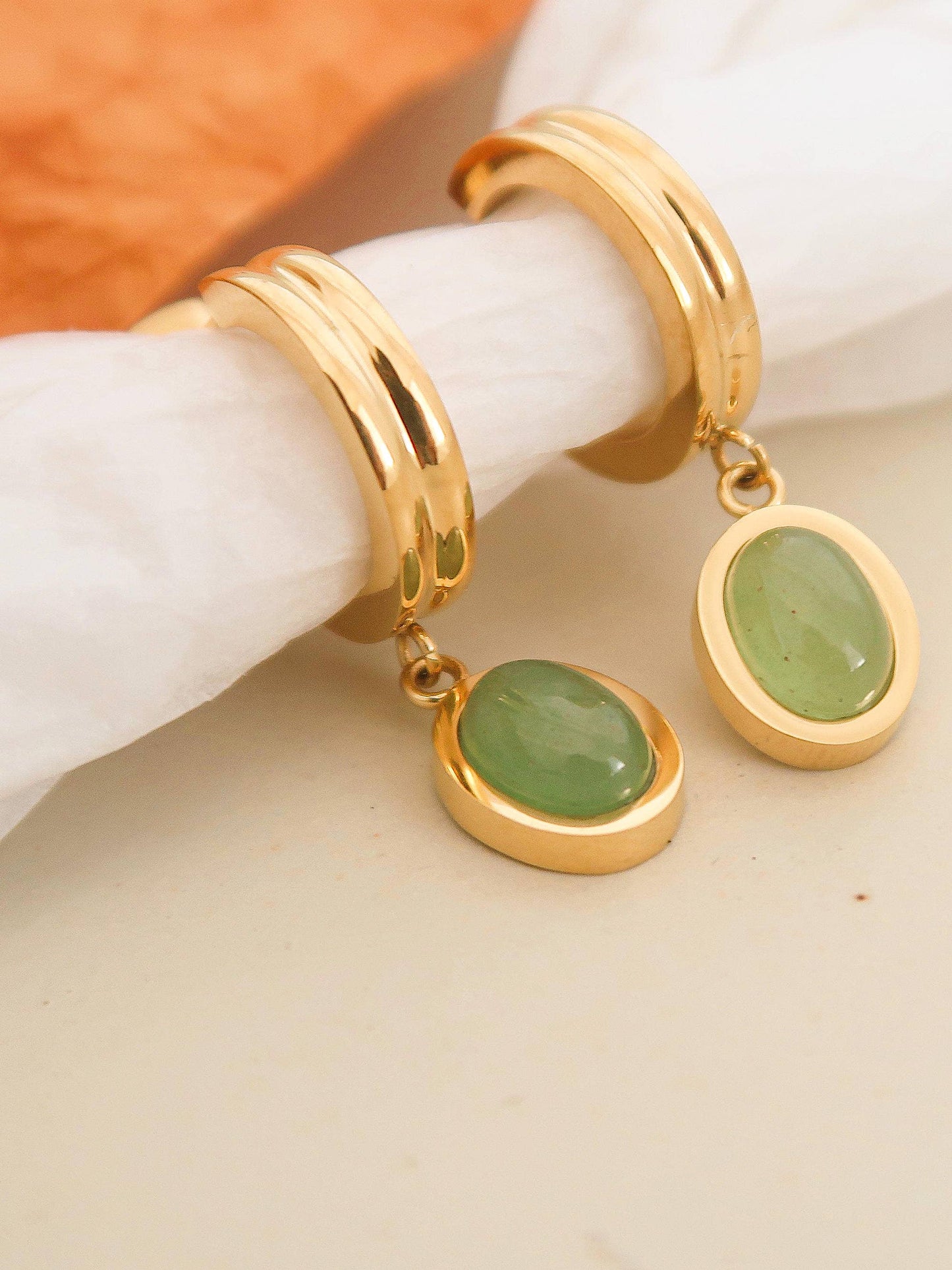 Round Stone Dangle Earring: Green