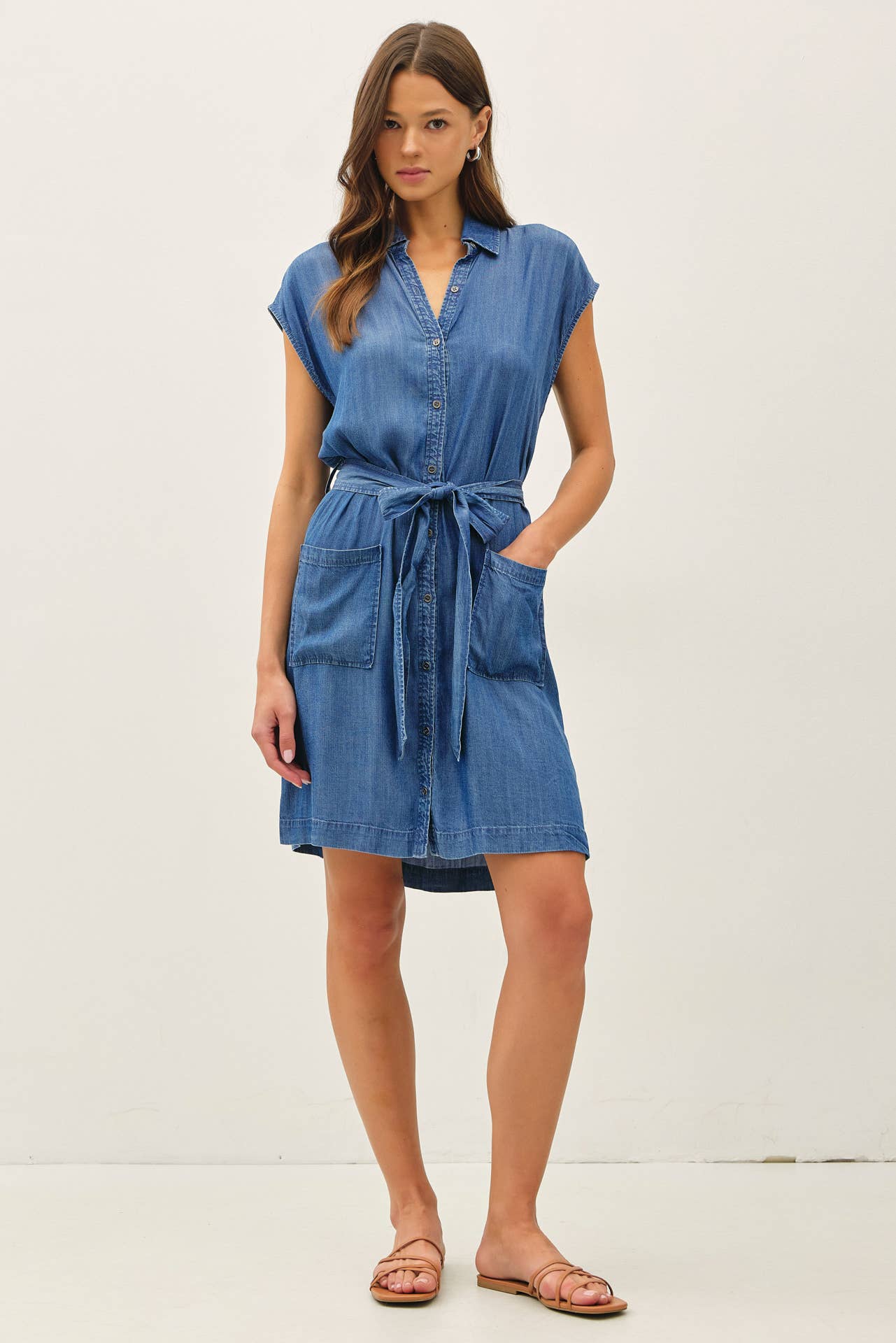 MINI DENIM LOOK TENCEL BUTTON UP DRESS WITH POCKETS : MED WASH