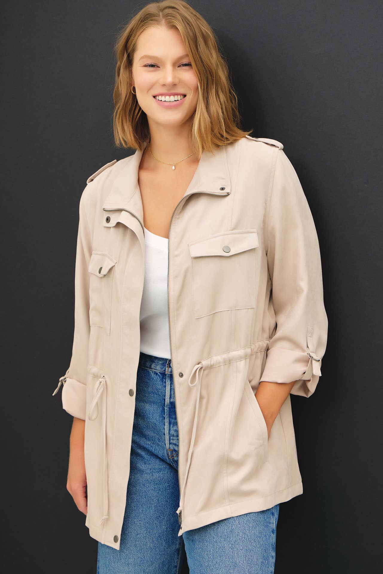 PLUS SIZE CINCHED WAIST CARGO UTILITY JACKET: Natural / Plus Size