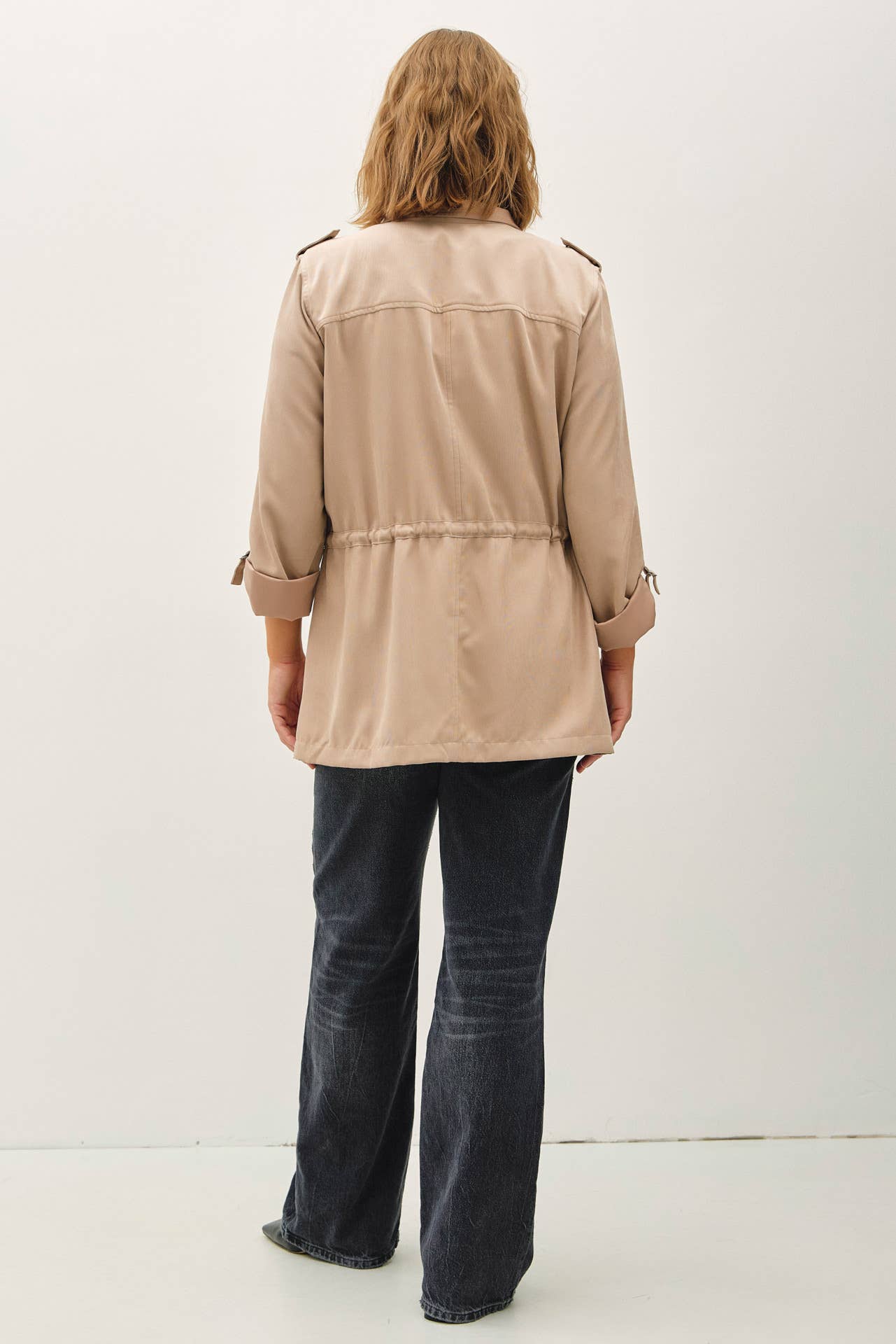 PLUS SIZE CINCHED WAIST CARGO UTILITY JACKET: Natural / Plus Size