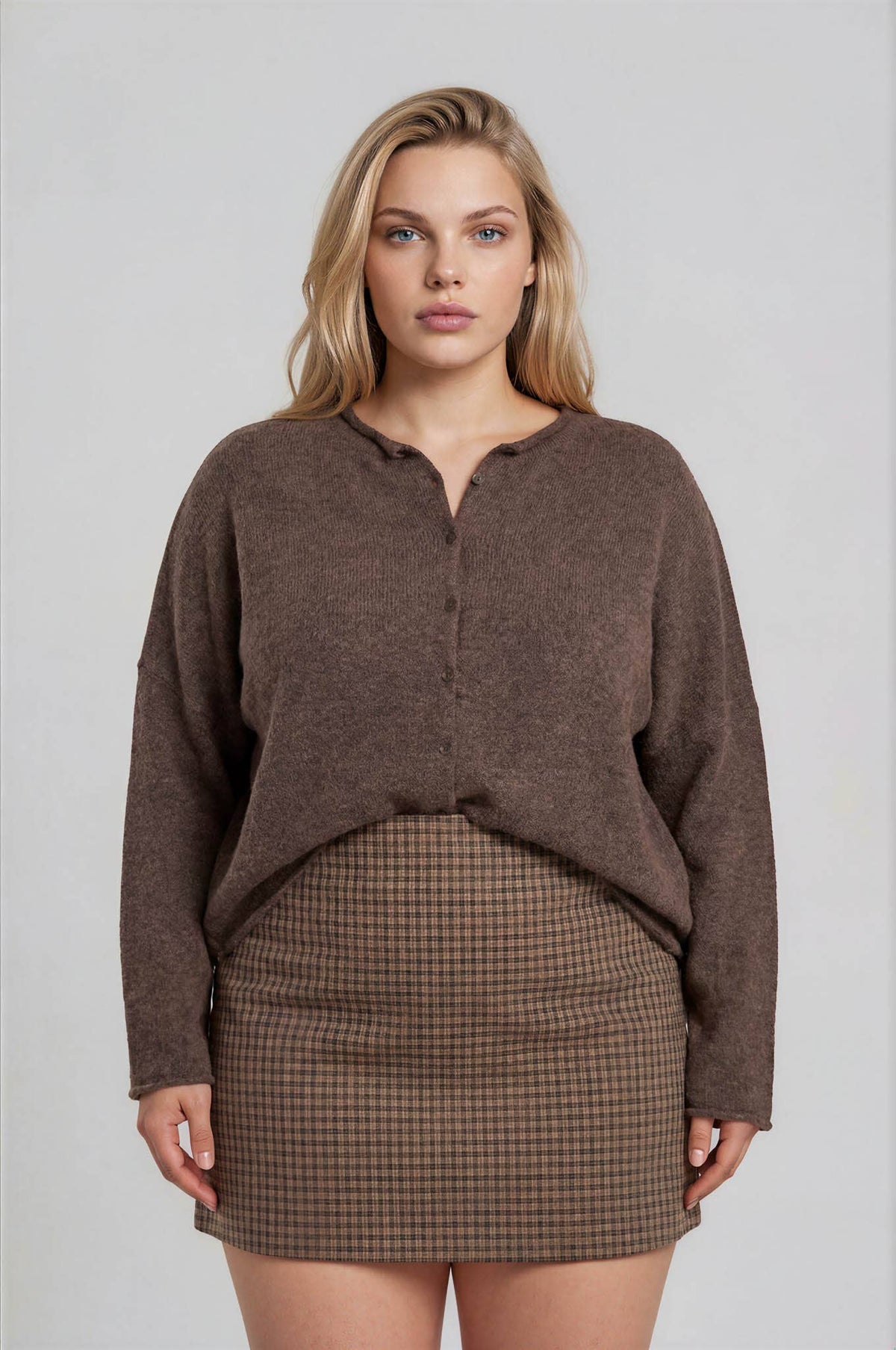 PLUS LIGHTWEIGHT BUTTON DOWN KNIT CARDIGAN : DARK BROWN