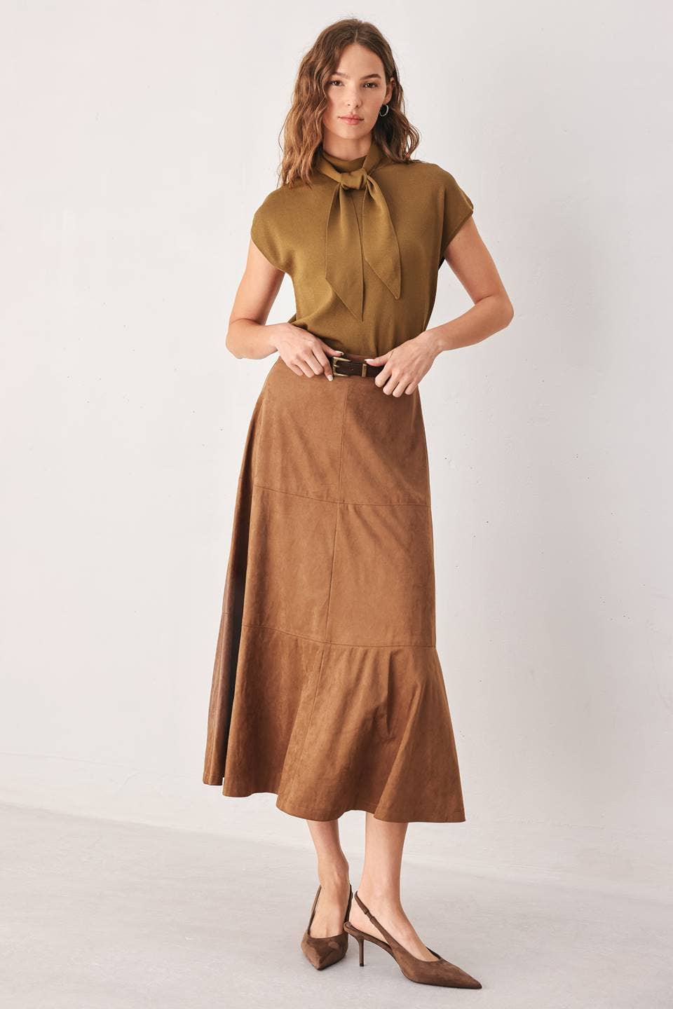 A solid sweater knit top - FSW1545 CAMEL: CAMEL / Contemporary