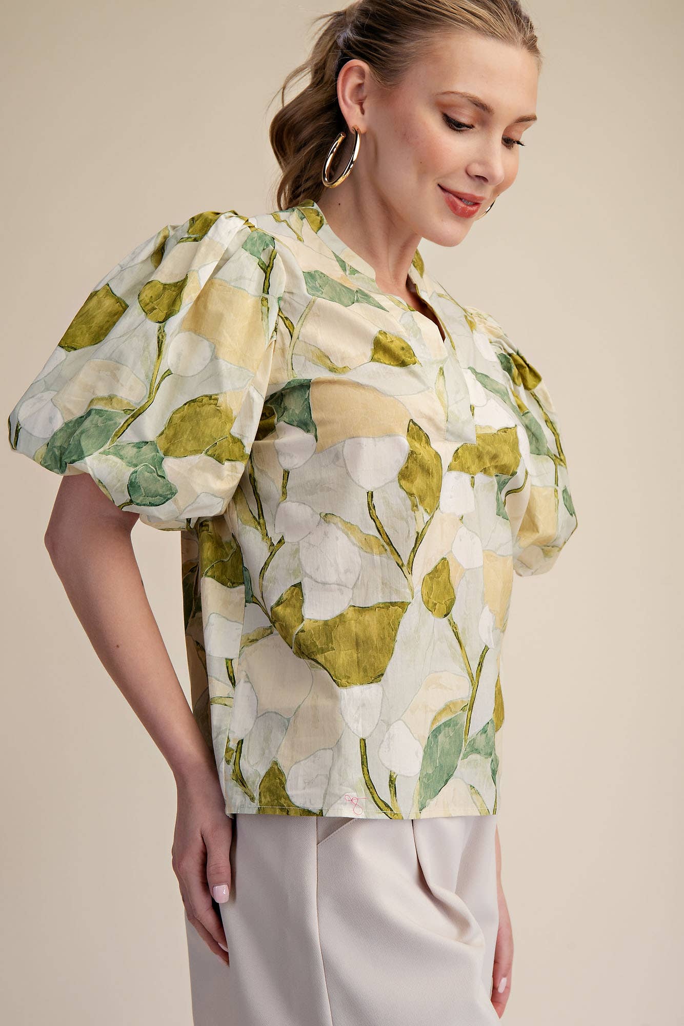 V-Neck Puff-Sleeve Top: Green
