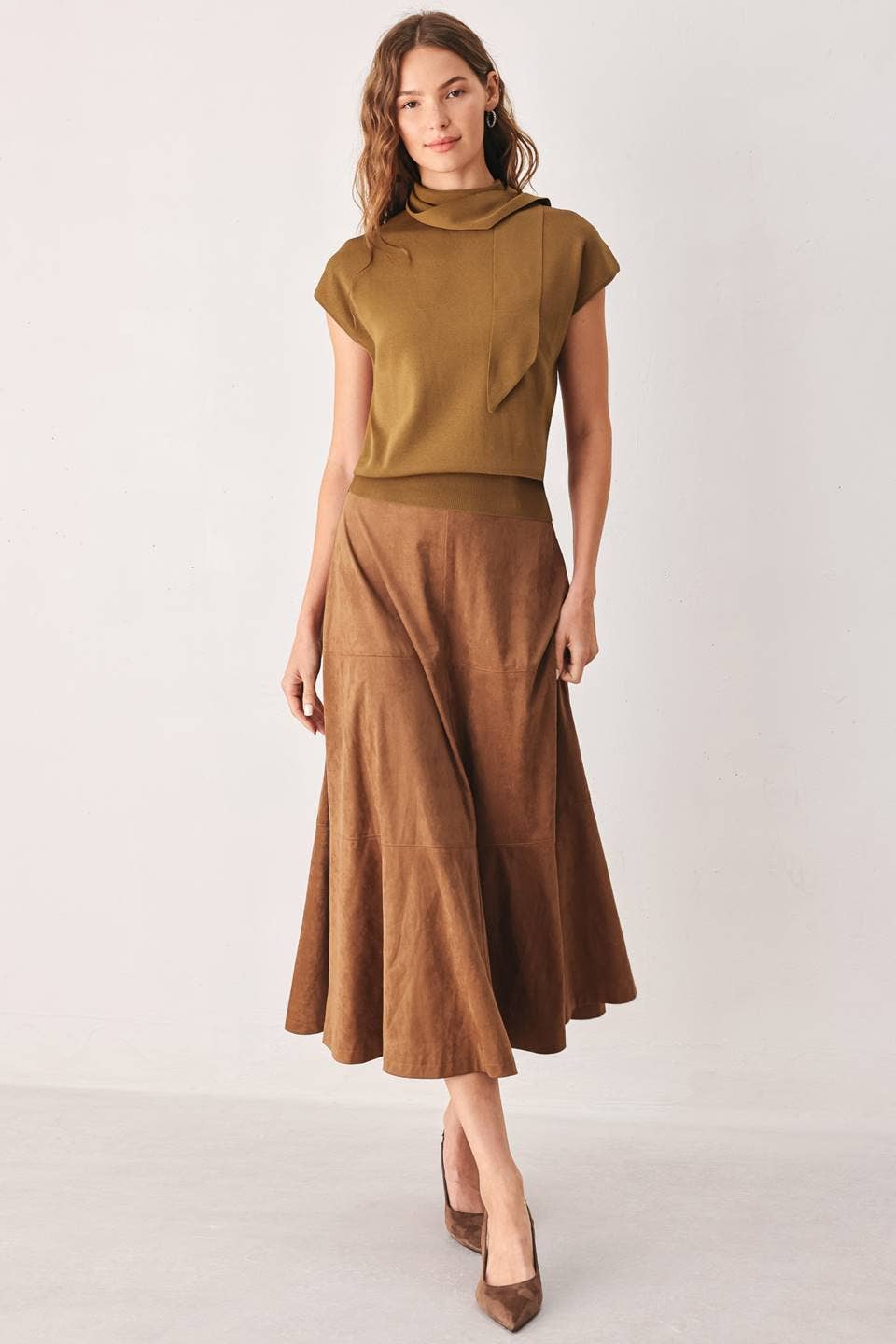 A solid sweater knit top - FSW1545 CAMEL: CAMEL / Contemporary