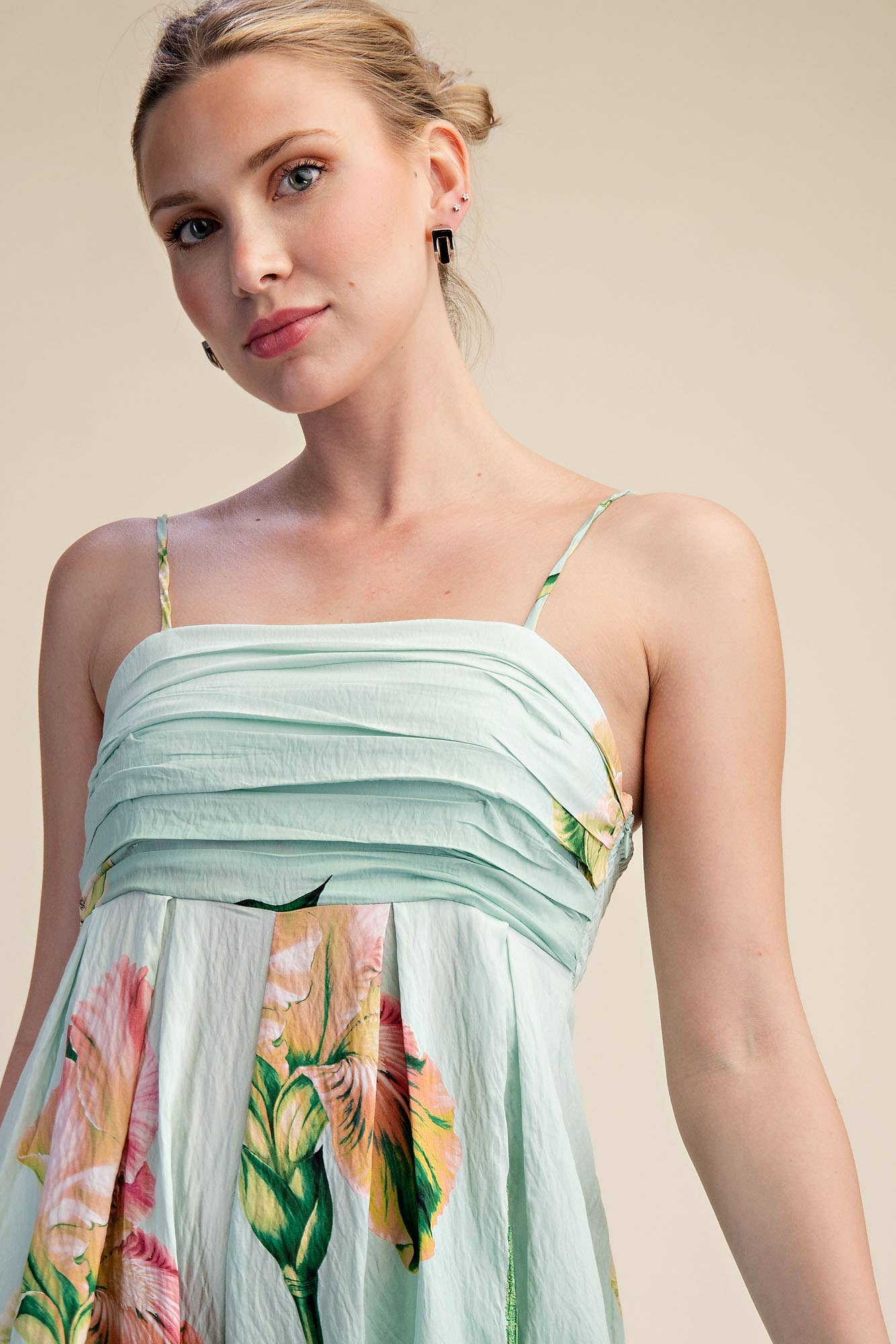 Sleeveless Pleated Detail Wide-Leg Floral Jumpsuit: Mint/Green