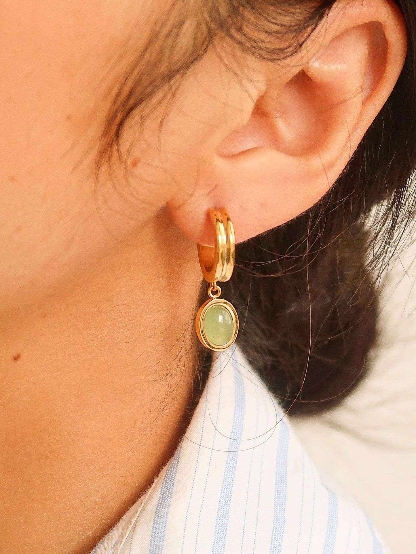 Round Stone Dangle Earring: Green