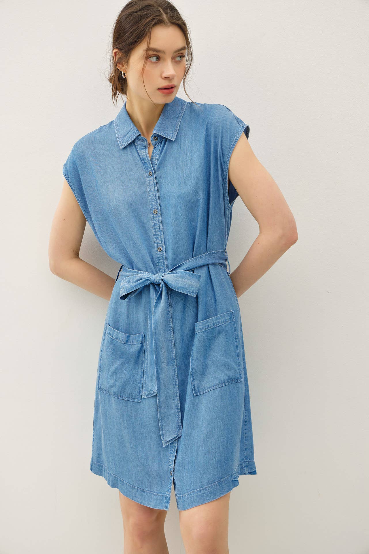MINI DENIM LOOK TENCEL BUTTON UP DRESS WITH POCKETS : MED WASH