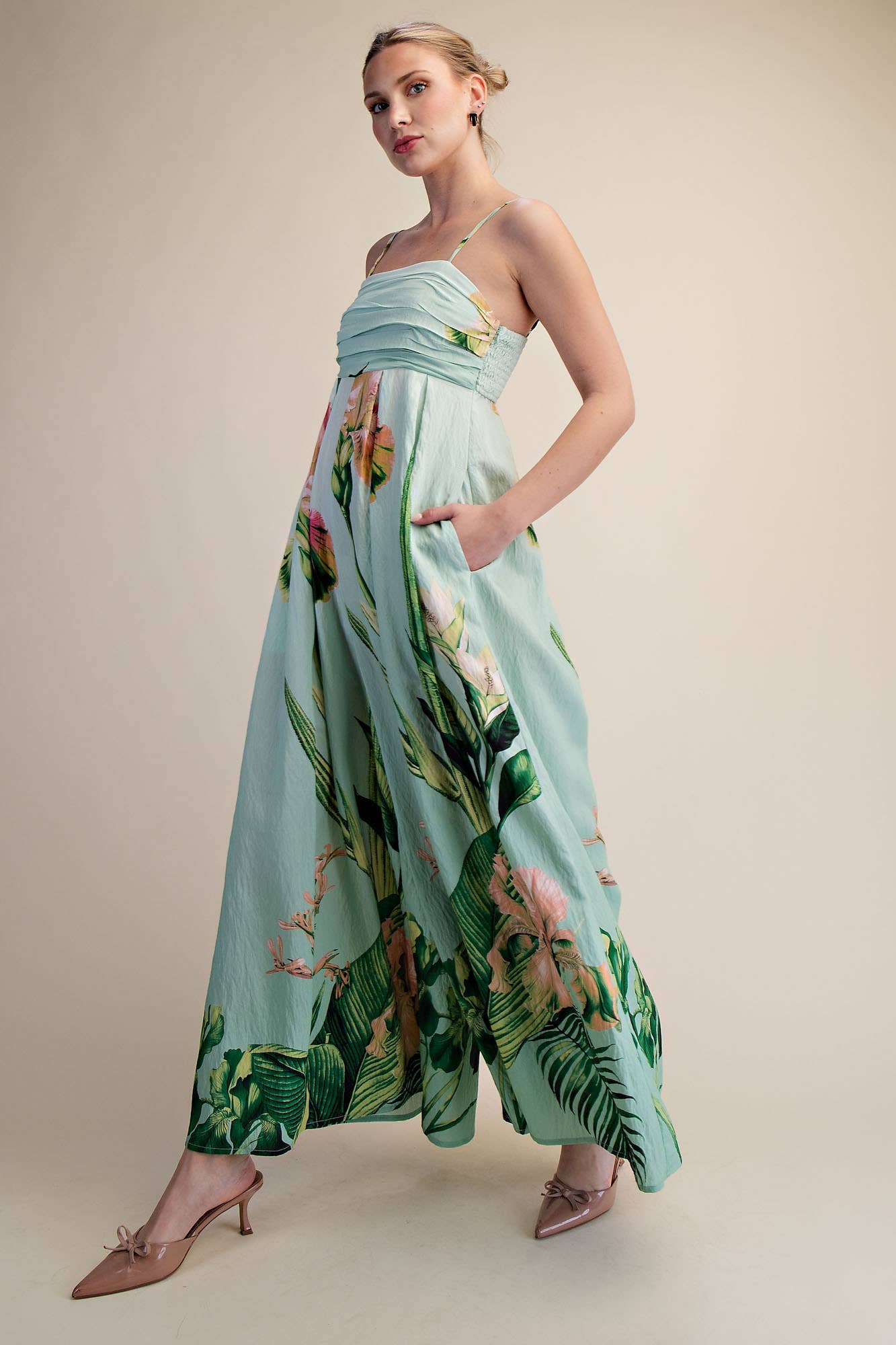 Sleeveless Pleated Detail Wide-Leg Floral Jumpsuit: Mint/Green